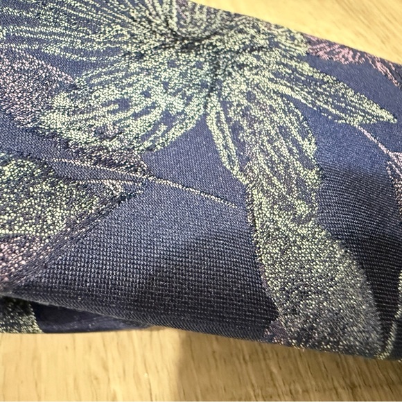 Dion Collection Navy Blue Floral Woven Tie Pure Italian Silk - Made in Canada - Picture 11 of 14